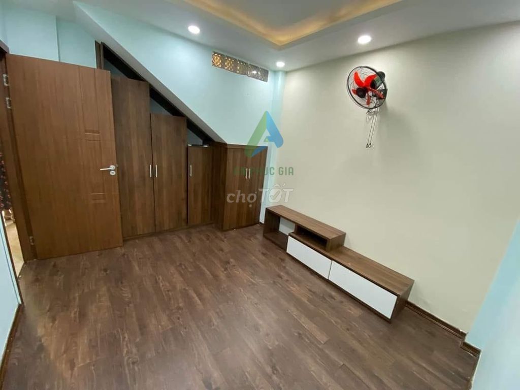 Дом, 3 спальни · 70 м² 3
