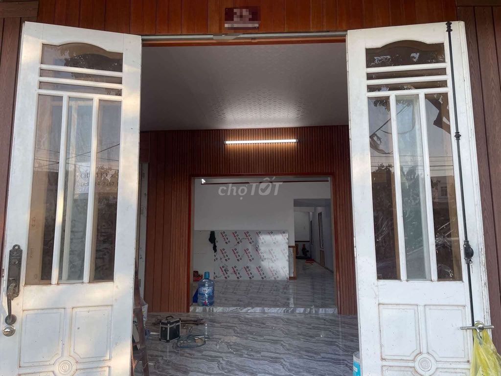 Дом, 2 спальни · 100 м²
