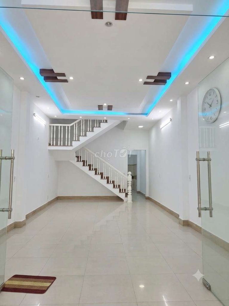 Дом, 3 спальни · 75 м²
