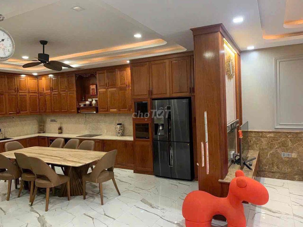 Дом, 4 спальни · 70 м² 2