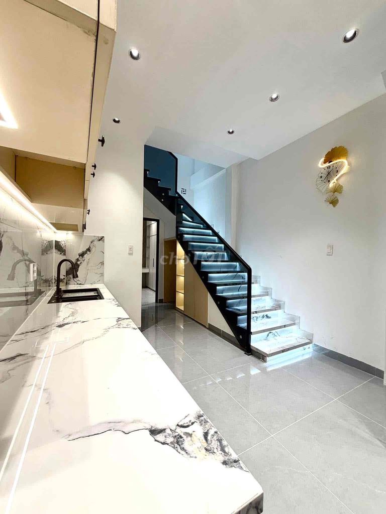 Дом, 5 спален · 70 м² 4