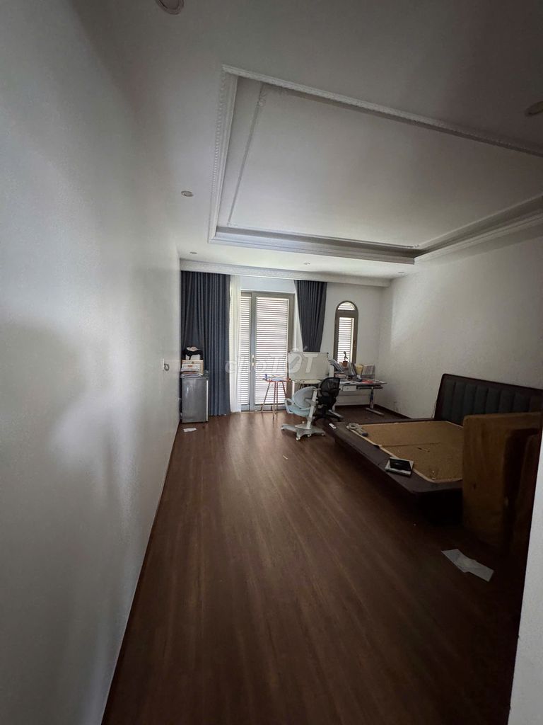 Дом, 4 спальни · 350 м² 2