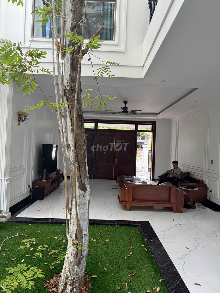 Дом, 4 спальни · 350 м² 7