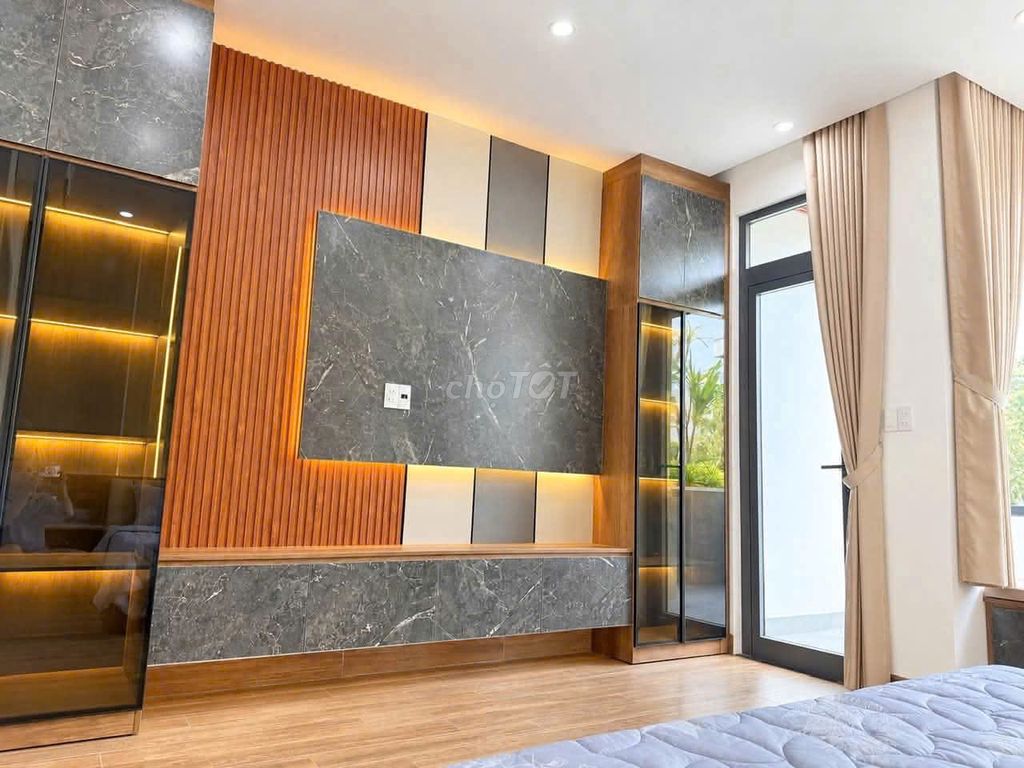 Дом, 4 спальни · 150 м² 6