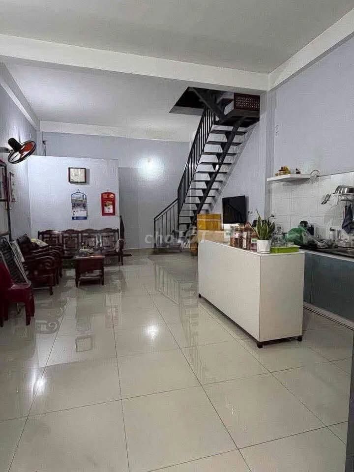 Дом, 1 спальня · 90 м² 3