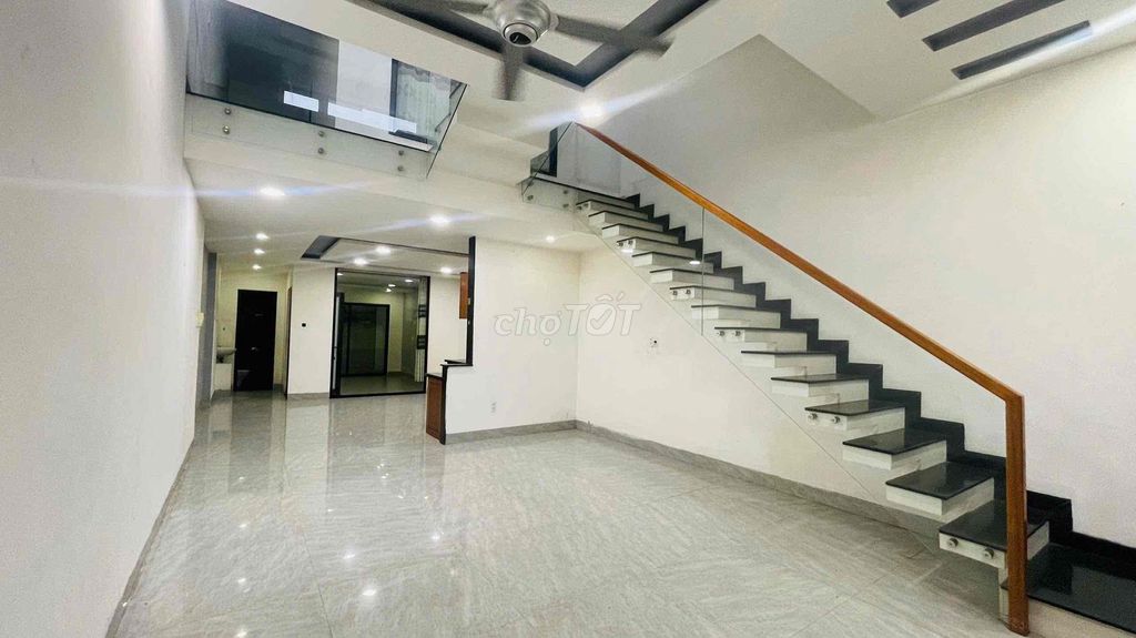 Дом, 3 спальни · 150 м² 4