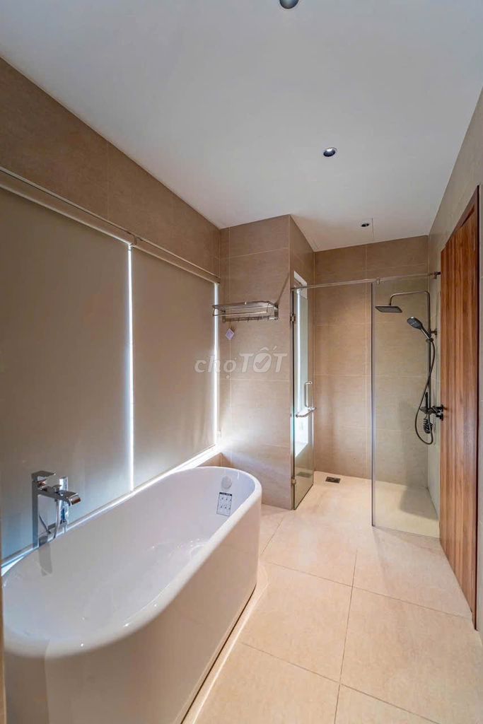 Дом, 6 спален · 250 м² 6