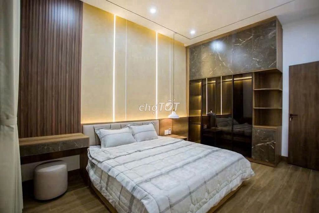 Дом, 4 спальни · 100 м² 4