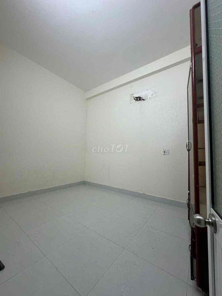 Дом, 4 спальни · 80 м² 2