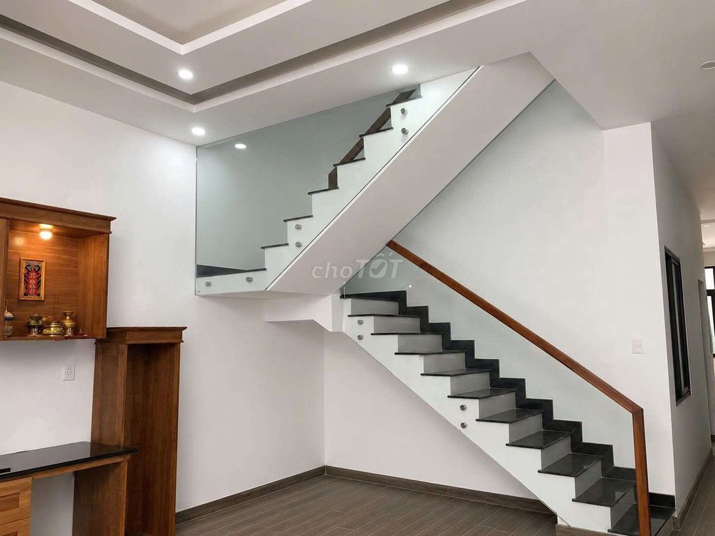 Дом, 2 спальни · 100 м² 2