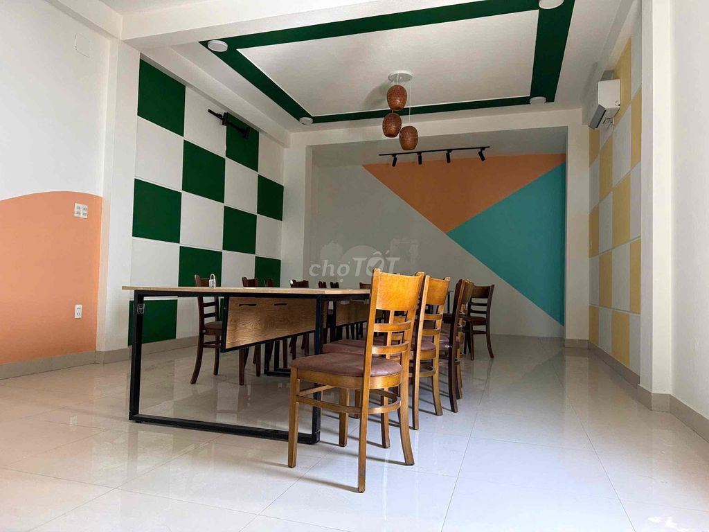 60 м²