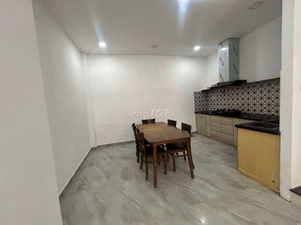 Дом, 4 спальни · 45 м² 3