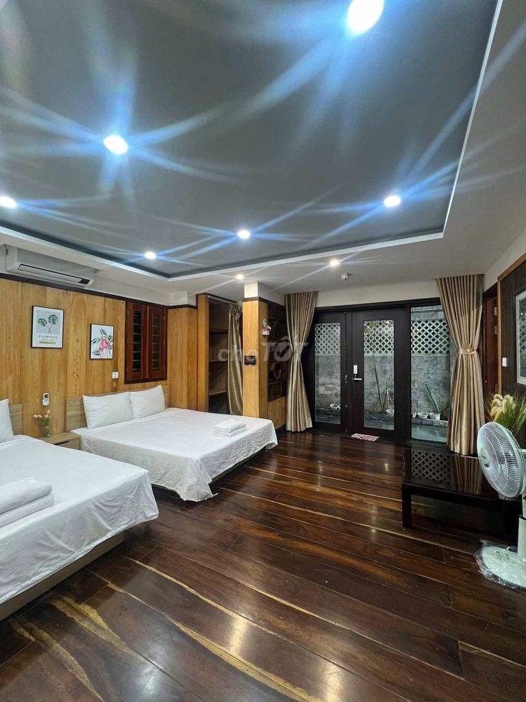 Дом, 7 спален · 300 м² 5