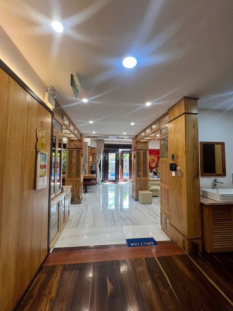 Дом, 7 спален · 300 м² 8