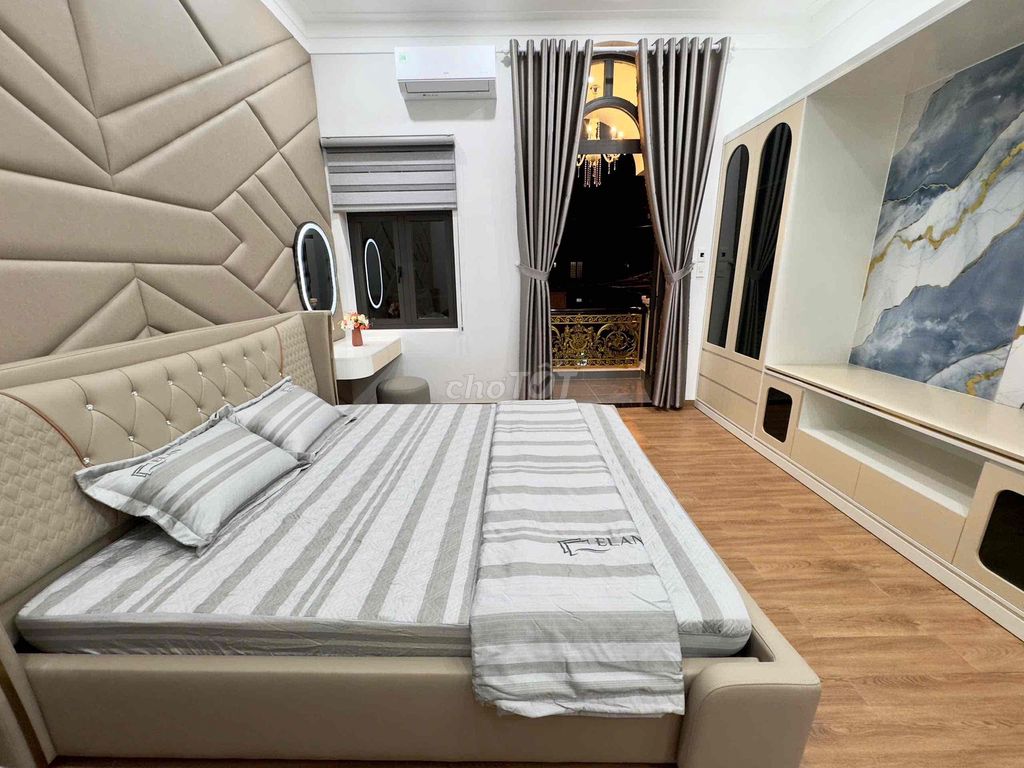 Дом, 4 спальни · 90 м² 6