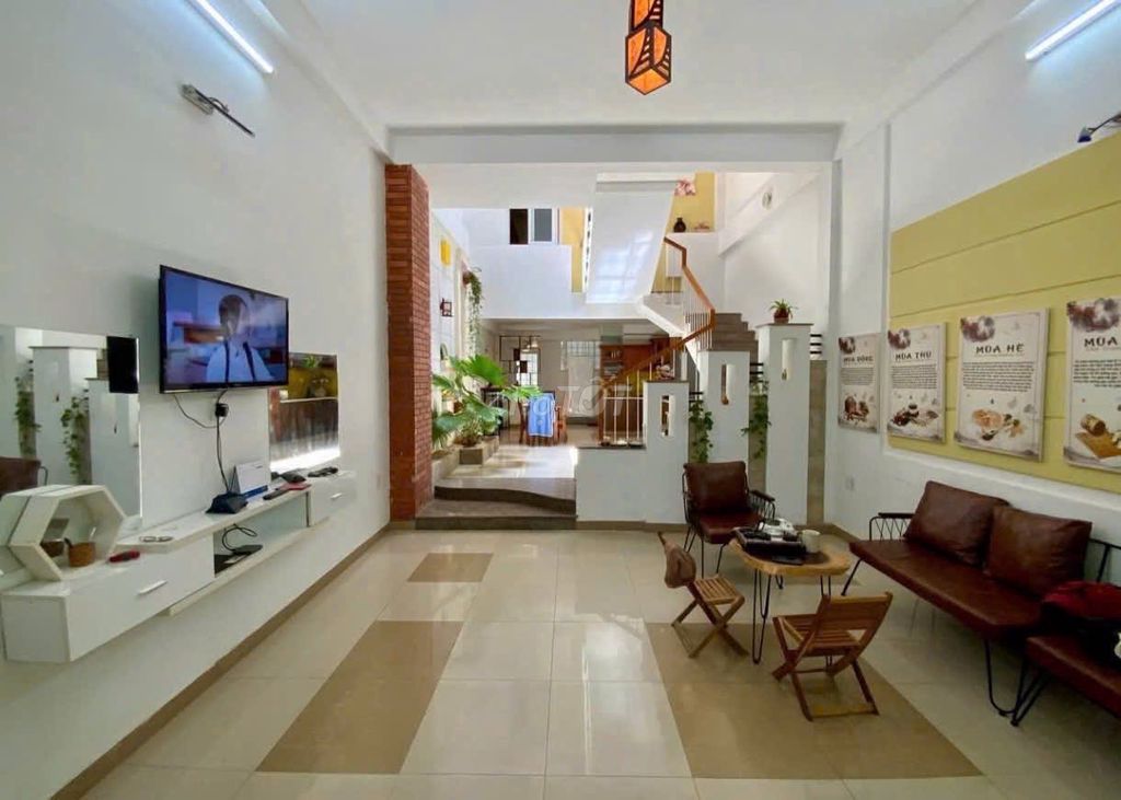 Дом, 5 спален · 80 м²