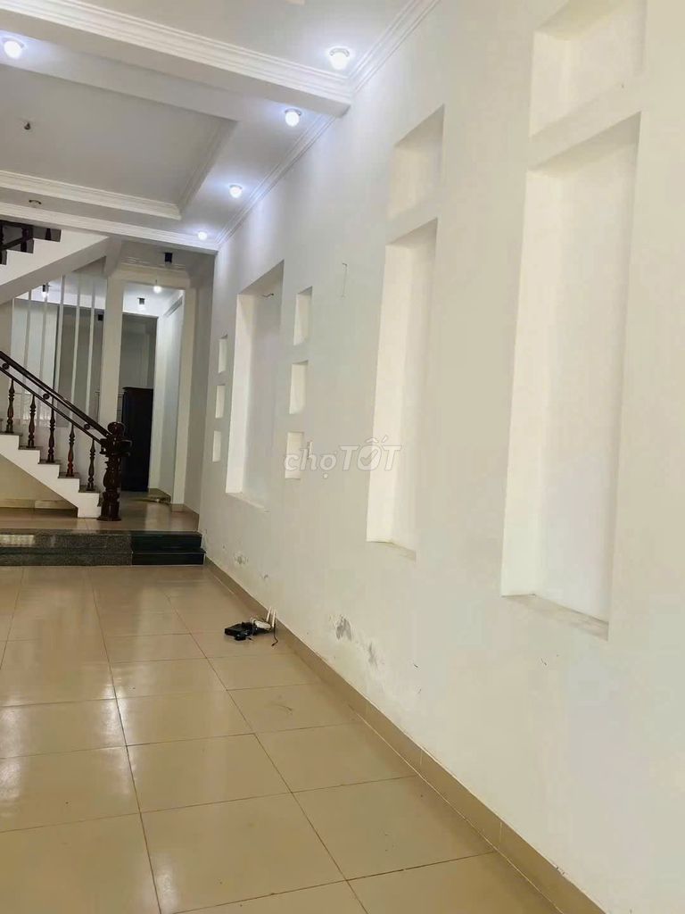 Дом, 3 спальни · 100 м² 4