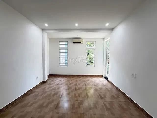 Дом, 3 спальни · 140 м² 5