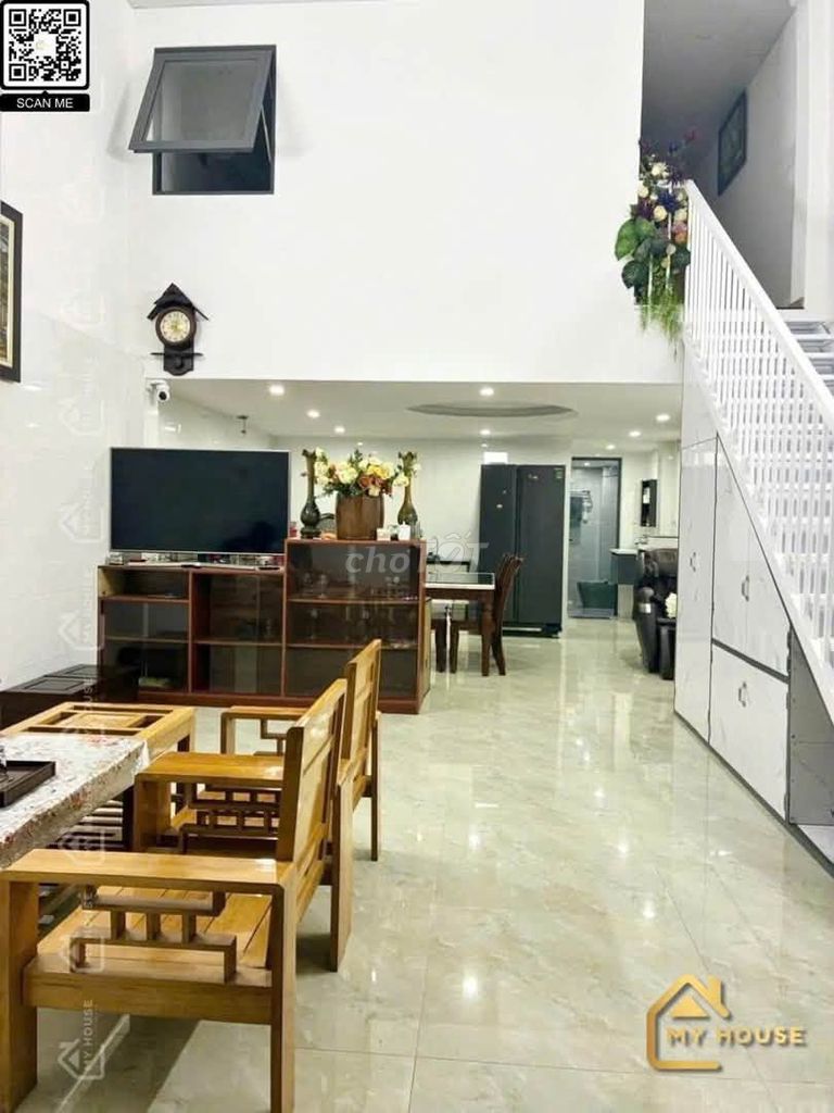 Студия · 100 м² 2