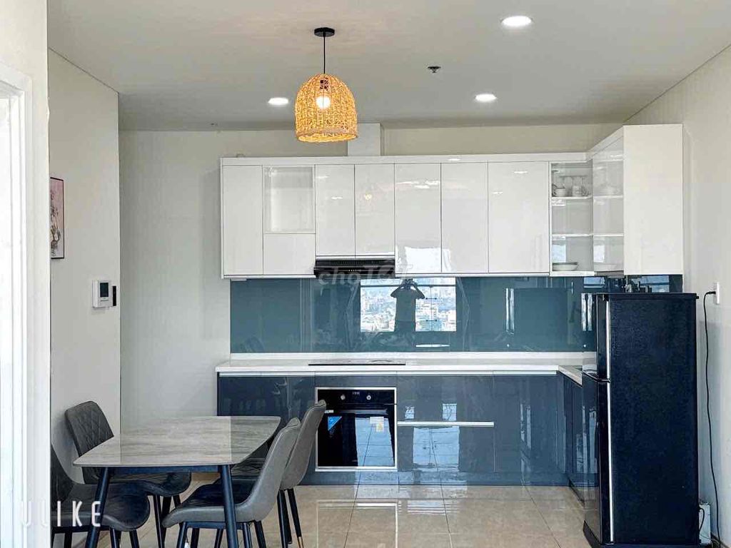Квартира, 3 спальни · 100 м² 8