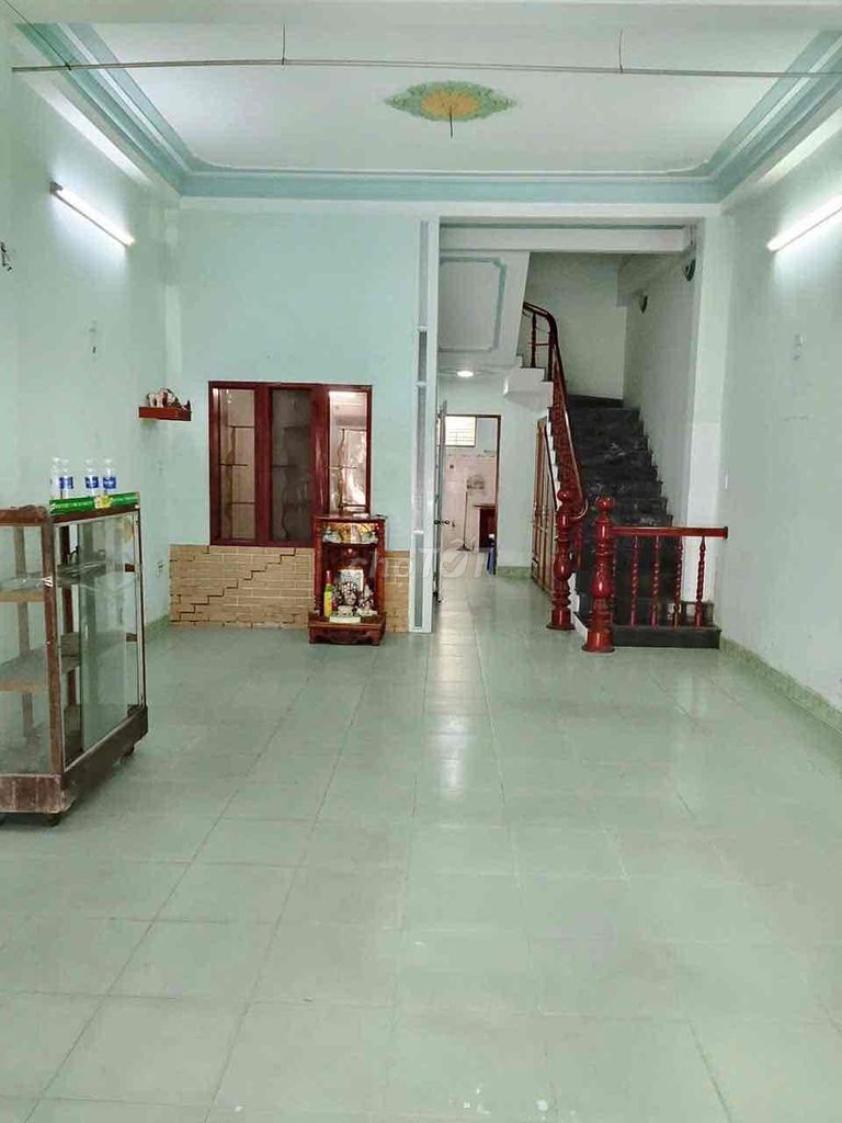 Дом, 4 спальни · 100 м²