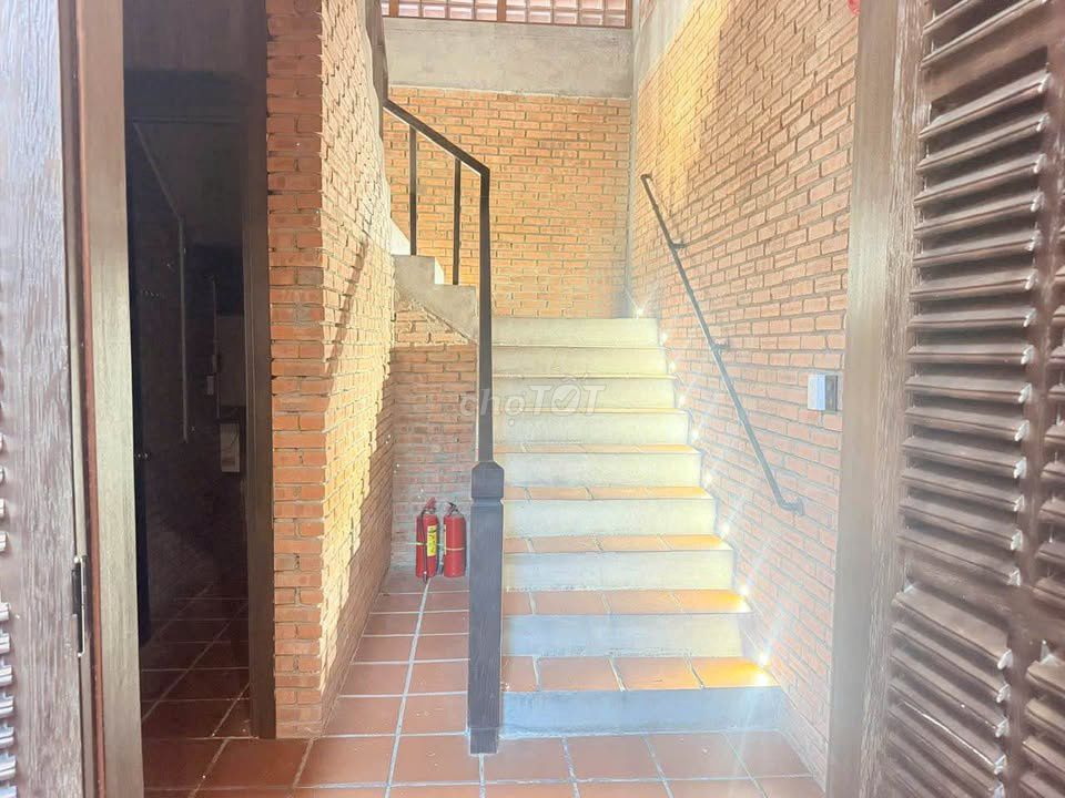 Дом, 10 спален · 300 м²