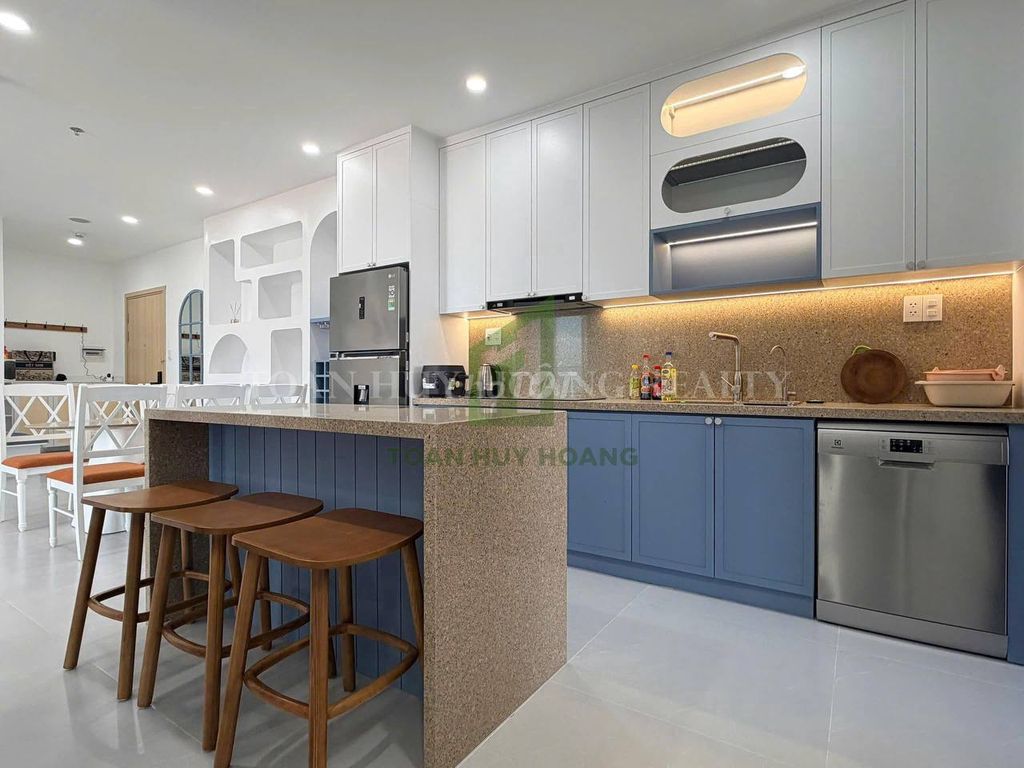 Квартира, 3 спальни · 90 м² 8