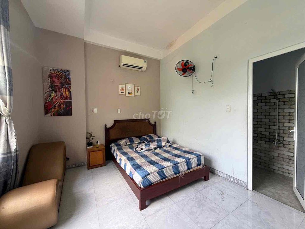 Дом, 11 спален · 100 м² 3