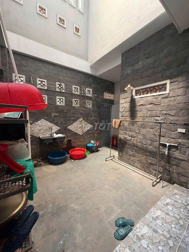 Дом, 4 спальни · 100 м² 3