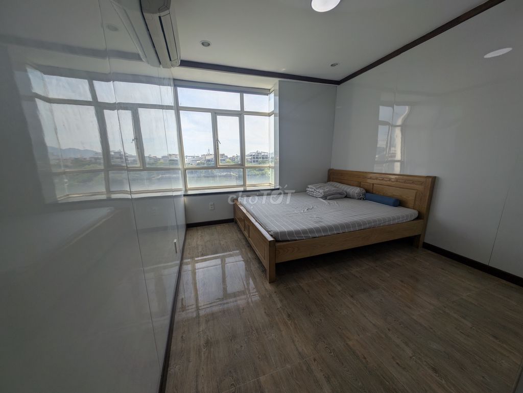 Квартира, 2 спальни · 94 м² 2