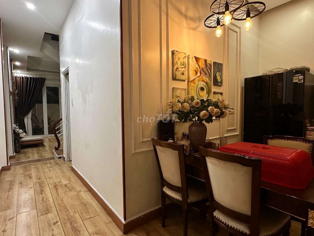 Дом, 3 спальни · 90 м² 3