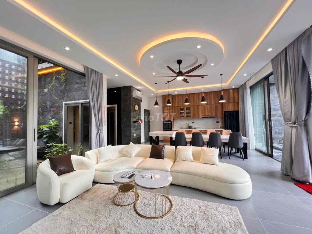 Дом, 6 спален · 200 м² 2