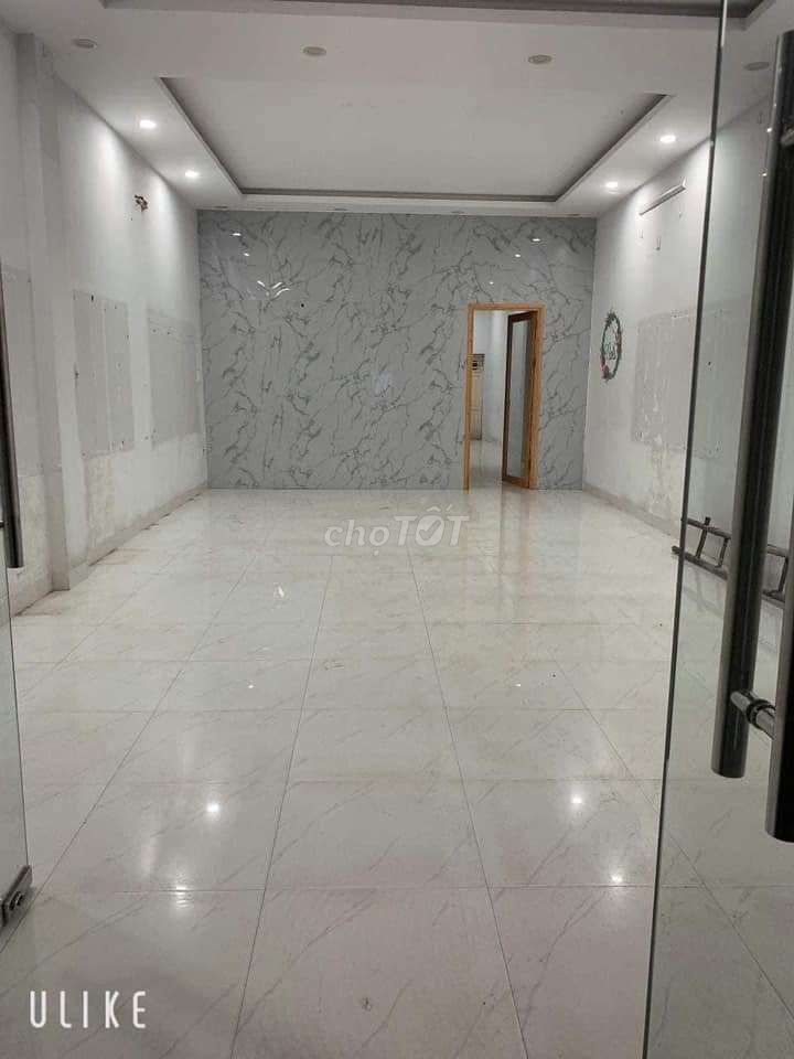 Дом, 4 спальни · 100 м² 4