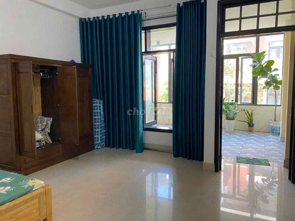 Дом, 3 спальни · 75 м²