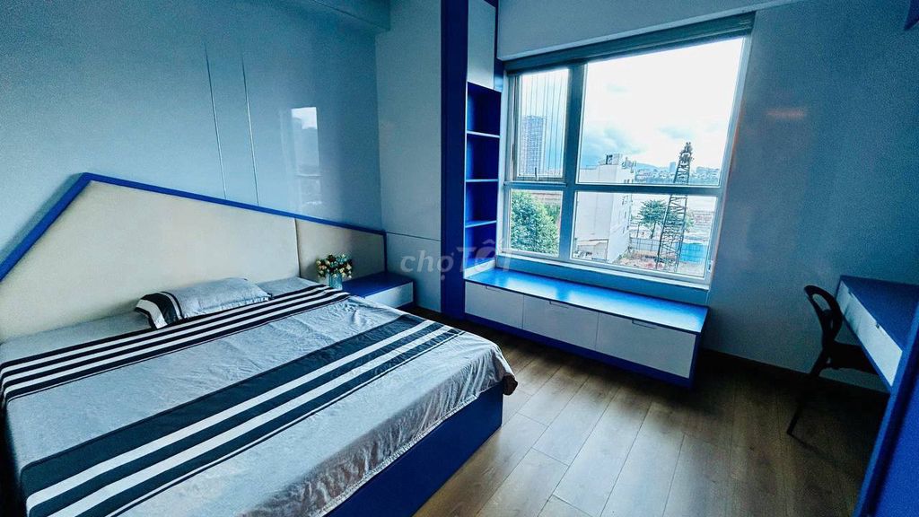 Квартира, 3 спальни · 130 м² 5
