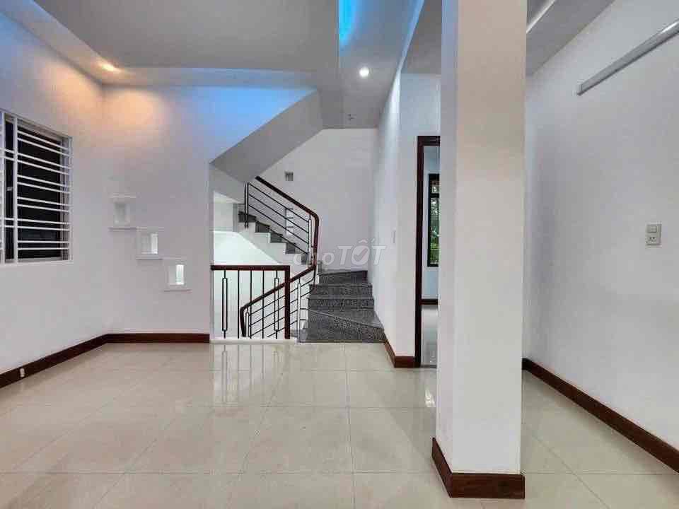 Дом, 7 спален · 100 м² 3