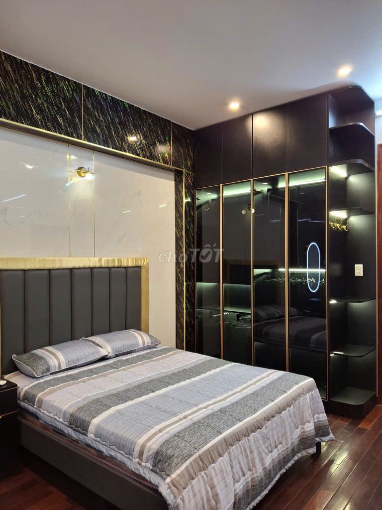 Дом, 5 спален · 100 м² 4
