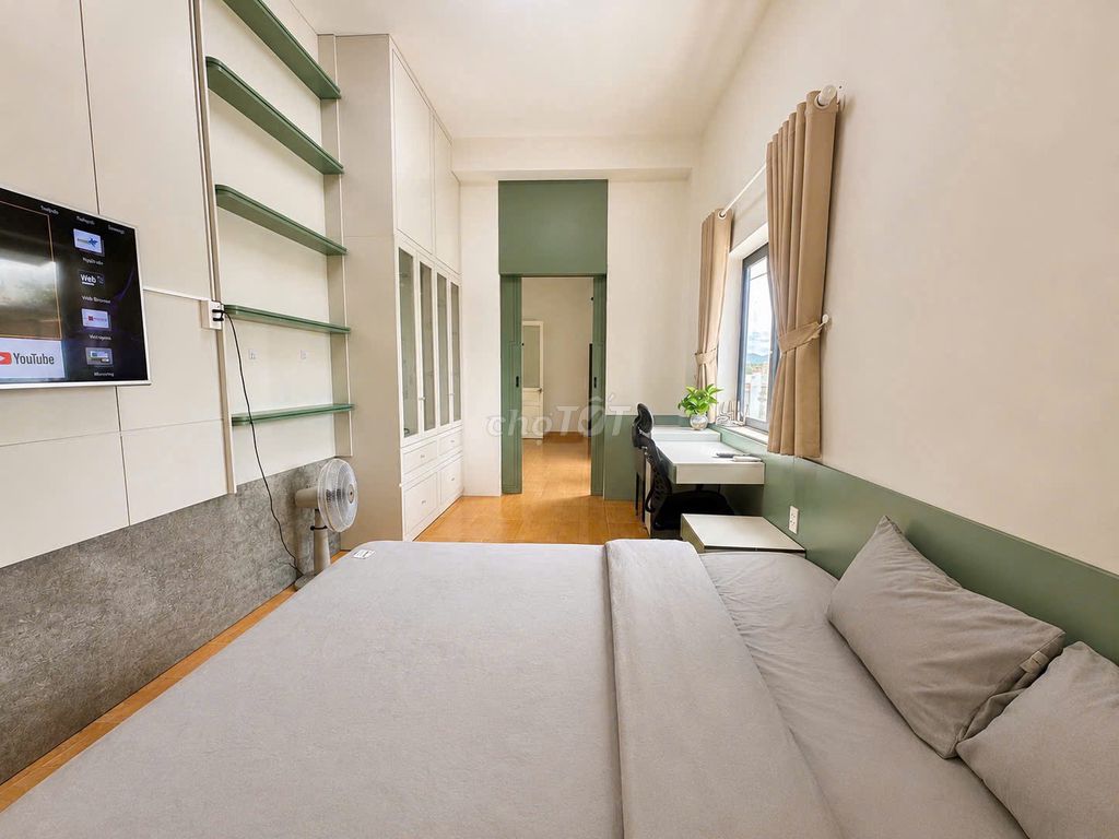 Квартира, 11 спален · 305 м²