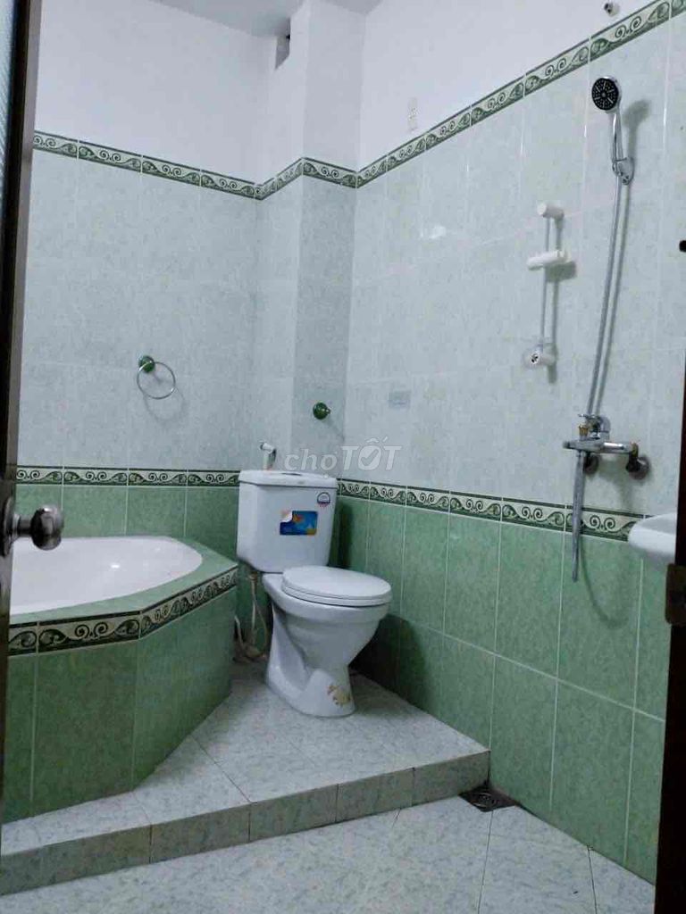Дом, 3 спальни · 80 м² 3