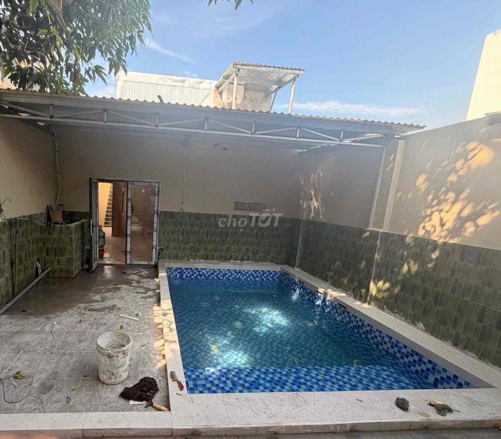 Дом, 3 спальни · 170 м²