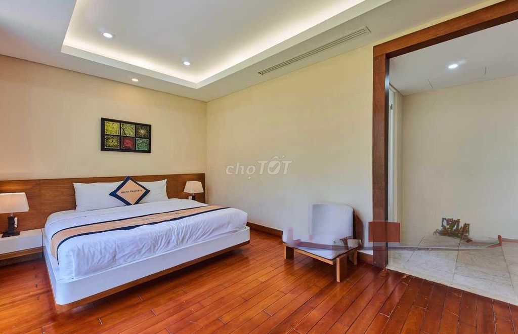 Дом, 4 спальни · 1200 м² 3
