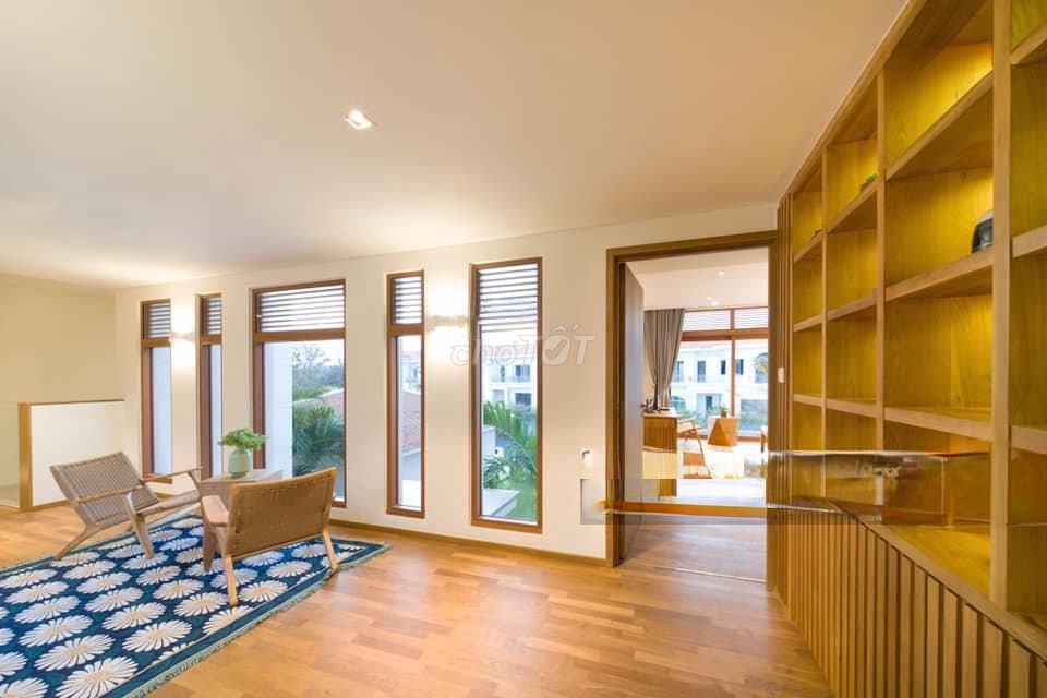 Дом, 4 спальни · 1200 м² 6