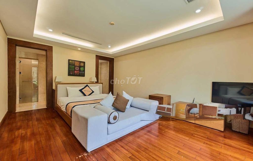 Дом, 4 спальни · 1200 м² 9