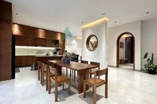 Дом, 5 спален · 263 м² 3