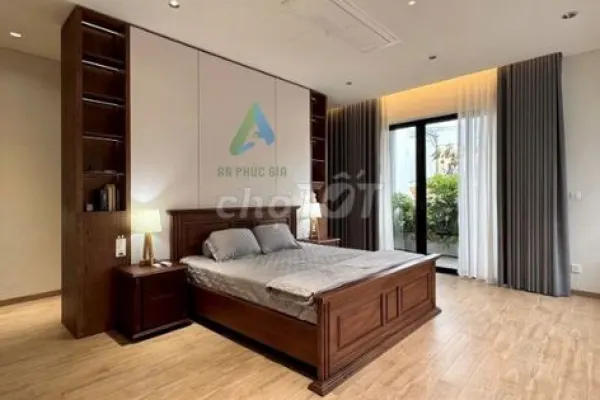 Дом, 5 спален · 263 м² 4