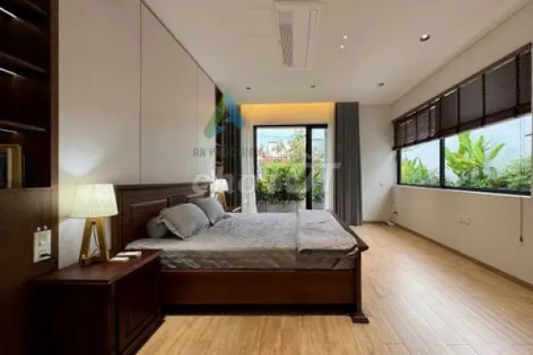 Дом, 5 спален · 263 м² 5