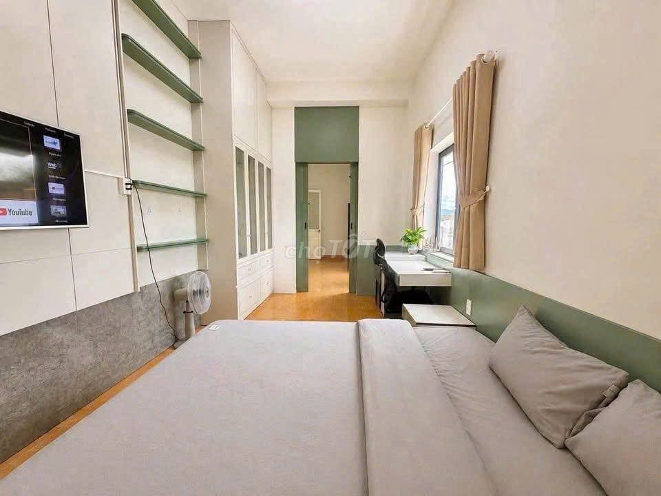 Квартира, 11 спален · 207 м² 3