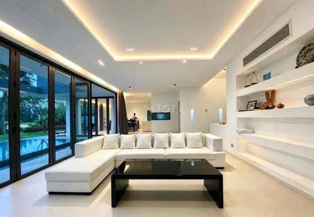 Дом, 4 спальни · 650 м² 3