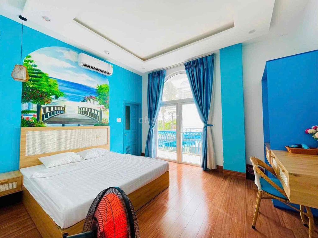 Дом, 11 спален · 300 м² 2