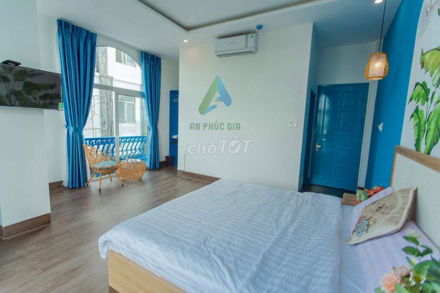 Дом, 11 спален · 300 м²